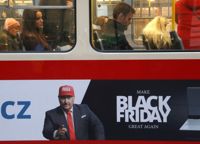 Black Friday a výprodej? Zapomeňte, slevy jsou jen deset až 15 procent, tvrdí Hlídač shopů