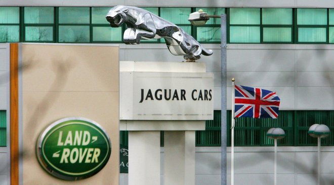 Britský výrobce luxusních vozů Jaguar Land Rover potvrdil, že během příštích dvou let zruší přibližně čtyři tisíce pracovních míst