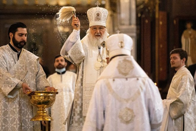 Česko zařadilo na národní sankční seznam moskevského patriarchu Kirilla. Kirilll má zákaz vstupu do ČR