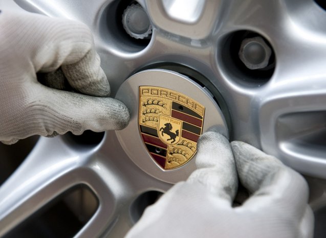 Když zlaté logo nestačí. Porsche zápasí o důvěru investorů