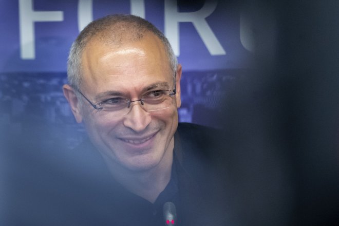 Hlavním vlastníkem Jukosu byl oligarcha a oponent Kremlu Michail Chodorkovskij.