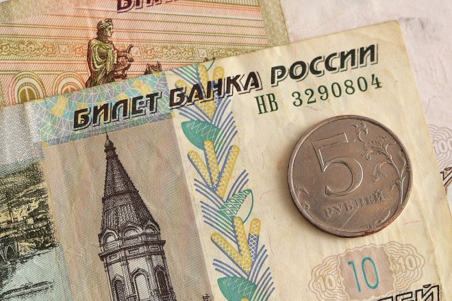 Odchozí platby do Ruska a Běloruska blokuje další tuzemská banka. Raiffeisenbank rozeslala svým klientům upozornění, že od 15. února 2023 už to přes ní nepůjde.