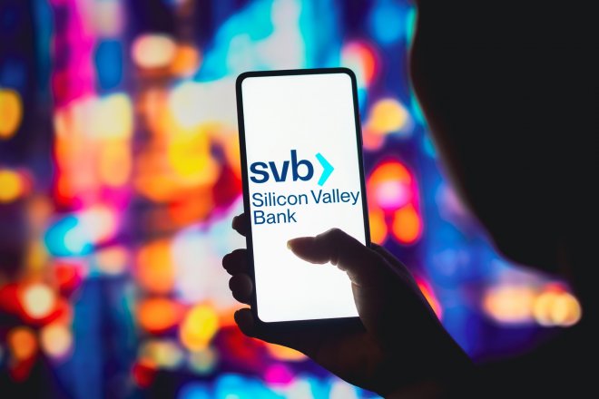 Silicon Valley Bank musí nečekaně nouzově navyšovat kapitál.