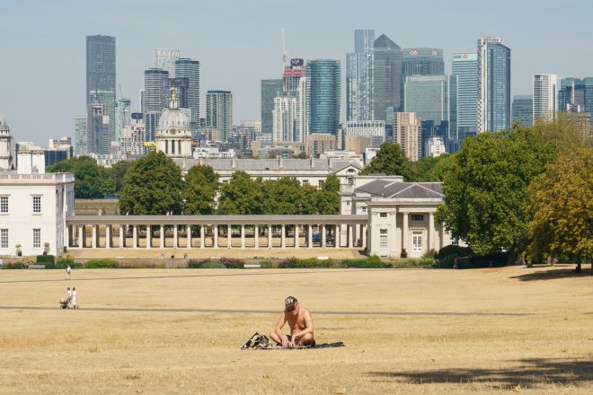 Jako žít na Merkuru. Proč jsou britské domy v horkém létě nesnesitelné?