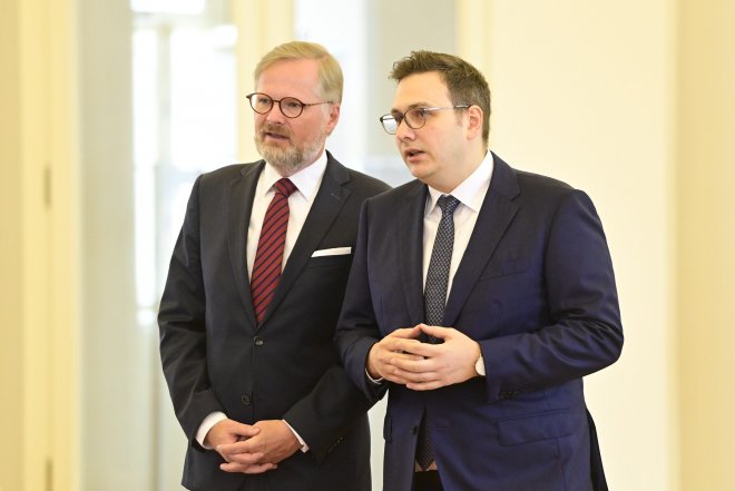 Pemiér Petr Fiala a Jan Lipavský, šéf české diplomacie