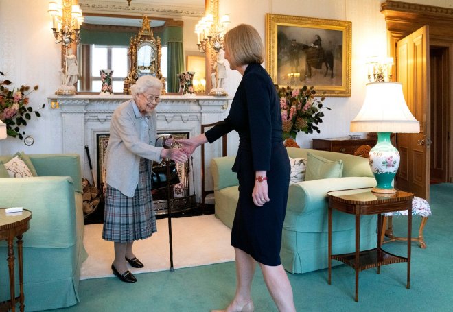 Britská královna Alžběta II. uvedla do úřadu novou britskou premiérku Liz Trussovou