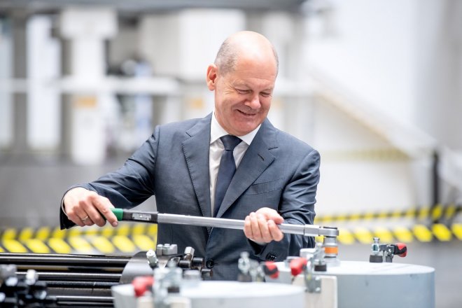 Olaf Scholz, navštívil závod Siemensu