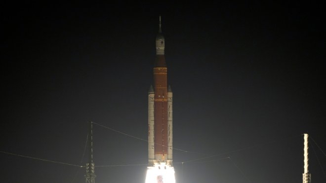 Raketa SLS odstartovala 16. listopadu z floridského mysu Canaveral, nese modul k Měsíci.