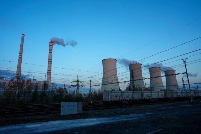 Cena emisních povolenek v EU pokořila hranici 100 eur za tunu
