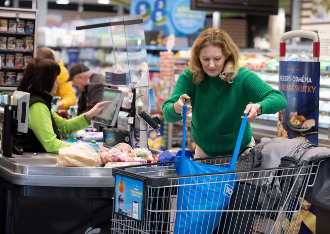 Po Penny, Lidlu a Albertu zvýší zaměstnancům platy i Billa