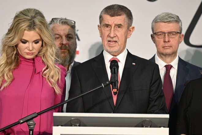 Prezidentský kandidát Andrej Babiš(ANO) hovoří na tiskové konferenci ve svém volebním štábu k výsledkům prvního kola prezidentských voleb
