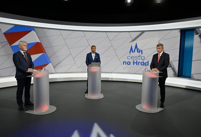 Poslední televizní debata mezi Petrem Pavlem a Andrejem Babišem (vpravo).