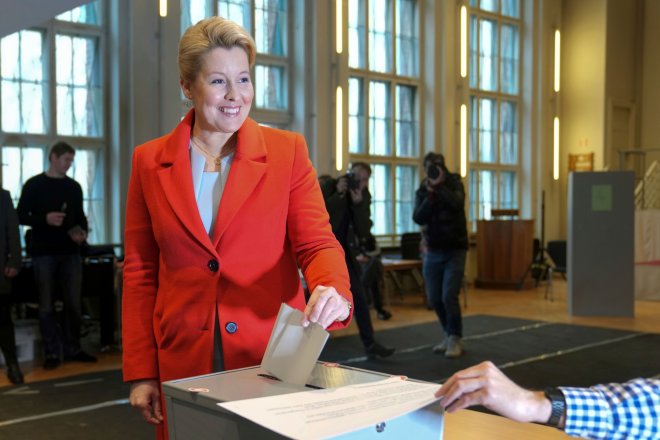 starostka Berlína Franziska Giffeyová při nedělních volbách