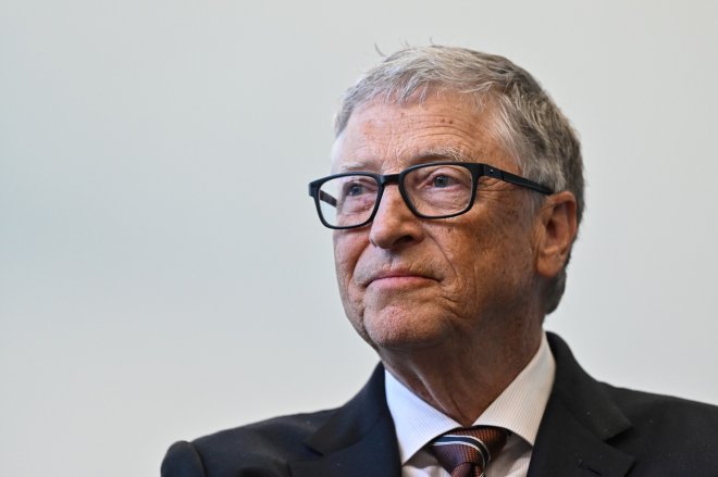 Miliardář Bill Gates koupil podíl 3,8 procenta v nizozemské firmě Heineken Holding.