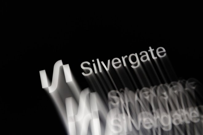 Mateřská společnost americké kryptoměnové banky Silvergate Capital se rozhodla ukončit její operace a zahájit její dobrovolnou likvidaci.