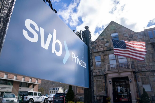 Americká společnost SVB Financial Group, což je mateřská firma zkrachovalého finančního ústavu Silicon Valley Bank (SVB), vyhlásila 17. března 2023 bankrot.