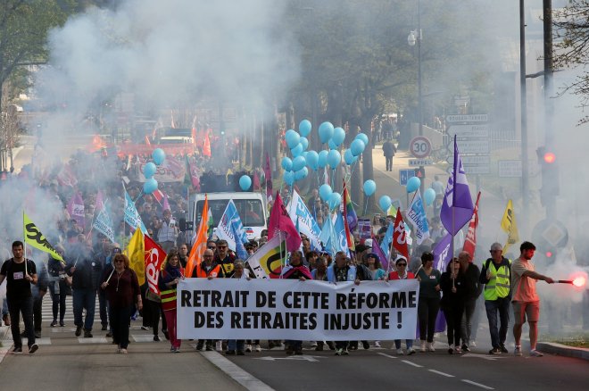 Francouzi vyšli zase do ulic kvůli penzijní reformě