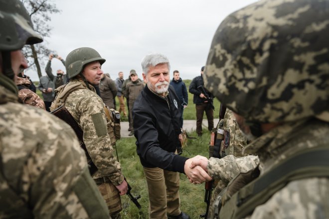 Ukrajina ze všeho nejvíc potřebuje munici, řekl po návratu z válečné zóny prezident Pavel