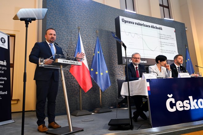 Lukáš Kovanda: Česko krvácí na důchodech jako nikdy. A může být ještě hůř