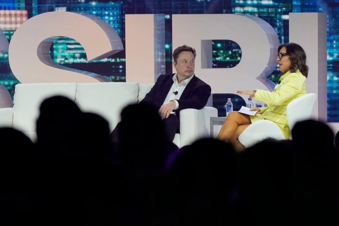 Novou výkonnou ředitelkou Twitteru bude Linda Yaccarinová. V čele podniku vystřídá miliardáře Elona Muska.