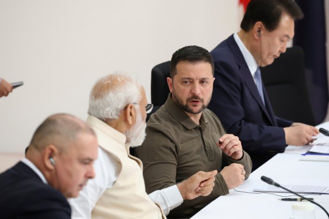 prezident Ukrajiny Zelenskyj dostal na summitu G7 možnost jednat s premiérem Indie Nárendrou Módím