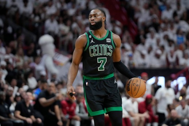 Rozehrávač Bostonu Celtics Jaylen Brown podepsal s týmem rekordní smlouvu