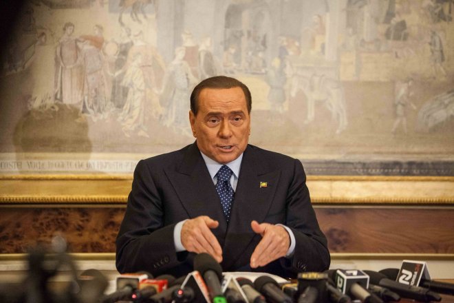 Silvio Berlusconi zemřel.