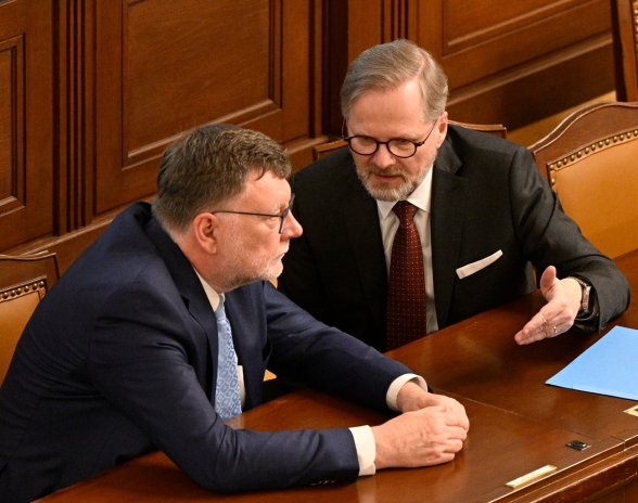 Premiér Petr Fiala a ministr financí Zbyněk Stanjura (oba ODS)