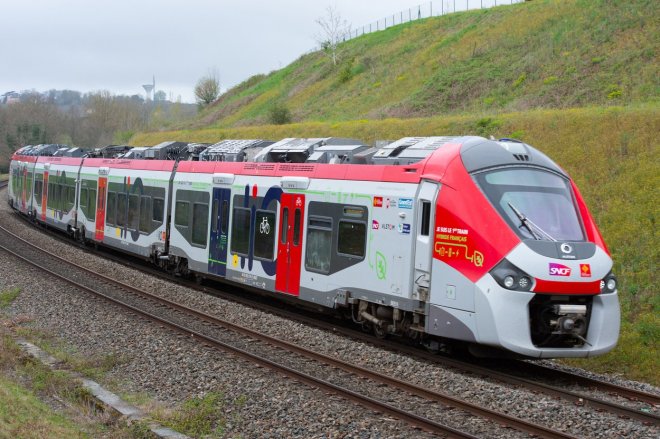 Alstom, hybridní vlak