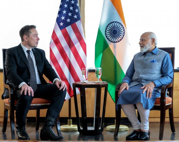 Elon Muska a indický premiér Naréndra Módí