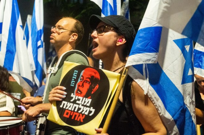 Protesty odpůrců reformy, kterých se od ledna opakovaně účastní desítky tisíc Izraelců
