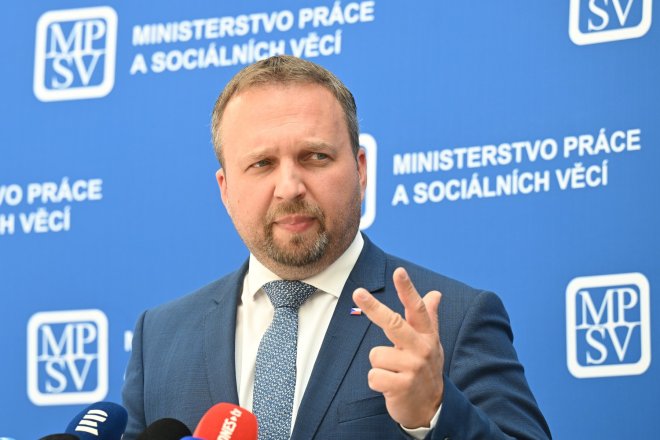 Marian Jurečka, ministr práce a sociálních věcí