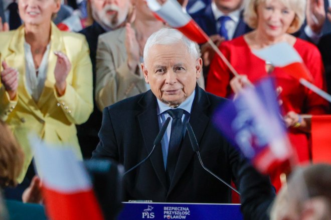 Polské volby mezi magorem Kačerem a unaveným Tuskem