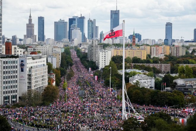 demonstrace ve Varšavě