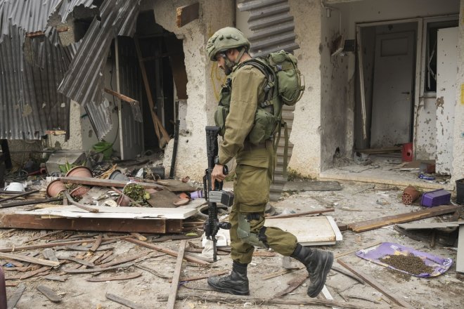 Izrael zřejmě postupně zahajuje rozsáhlou pozemní invazi Gazy