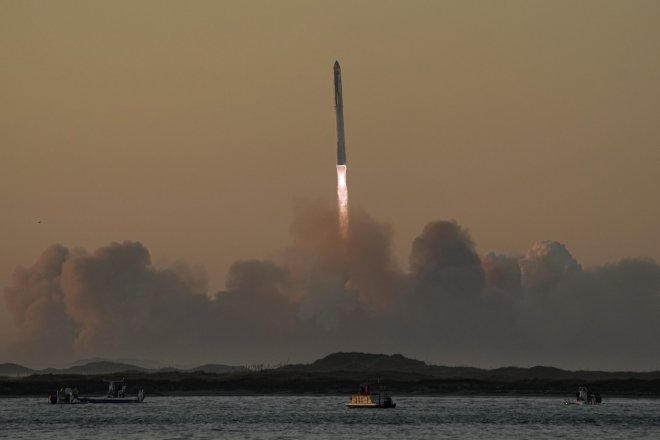 Obří dopravní systém Starship odstartoval z kosmodromu v Boca Chica