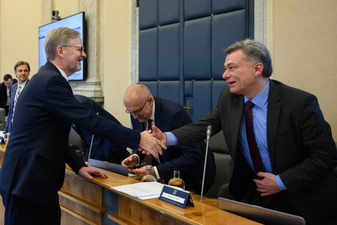Premiér Petr Fiala (ODS) a bývalý ministr spravedlnosti Pavel Blažek (ODS)
