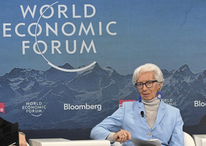 Týden tradera: Setkání lídrů v Davosu do trhů moc jistot nevneslo