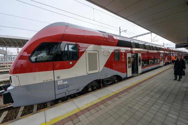 Švýcarský Stadler zvýší komfort cestování na slovenské železnici. Moderní vlaky budou jezdit mezi Bratislavou a Žilinou