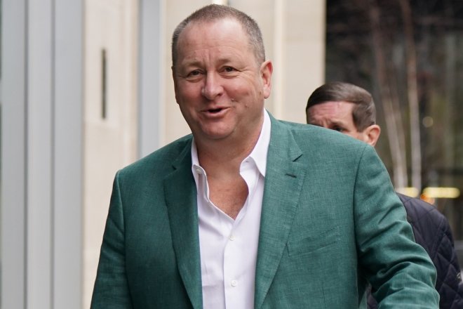 Miliardář Ashley chce ovládnout Hugo Boss. Nabízí miliardy. Trh ale čeká, jestli přihodí