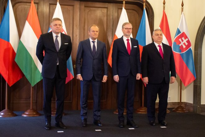 Premiéři zemí V4 - Robert Fico, Donald Tusk, Petr Fiala, Viktor Orbán