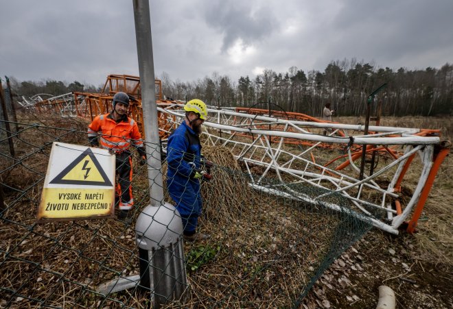 Na Zbraslavi šly k zemi dva vysílače. Na jejich místě vyroste největší datové centrum v ČR