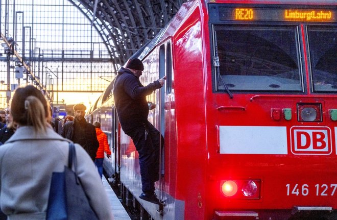 Německé dráhy DB postupně sníží pracovní dobu strojvedoucích na 35 hodin týdně