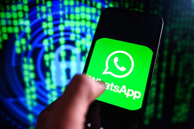 Apple v Číně smazal z App Store aplikace WhatsApp i Threads