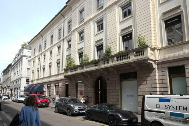 Kering koupil historickou budovu Miláně za 1,3 miliardy eur