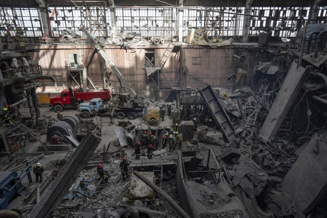 Trosky ukrajinské elektrárny DTEK, která byla zničena ruským raketovým útokem (ilustrační foto)