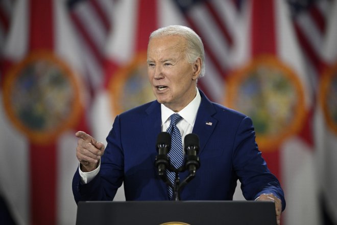 AKTUALIZOVÁNO: Biden podepsal obří balík s vojenskou pomocí Ukrajině a Izraeli