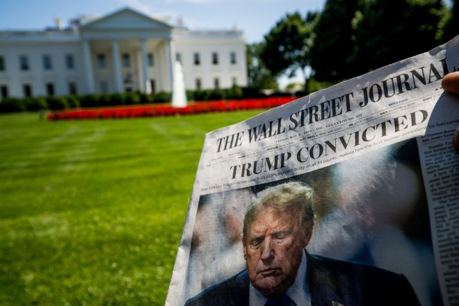 Trump žene Murdochovo impérium k soudu kvůli článku o „oplzlém“ vzkazu Epsteinovi
