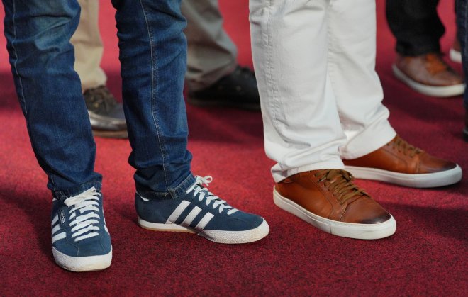Adidas vsadil na retro a vyplatilo se. Jenomže kvůli nejistotě akcie padají