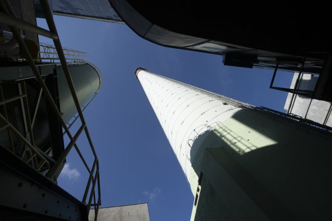 Elektrárna Kolín společnosti Veolia Energie přešla ze spalování uhlí na biomasu